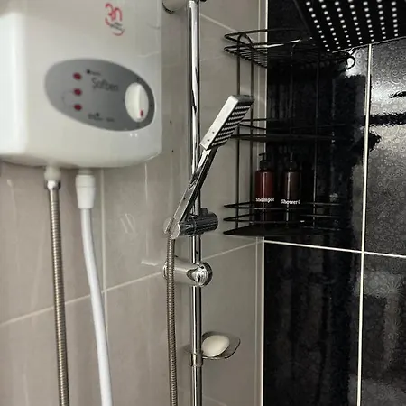 Apartment Family In Center *